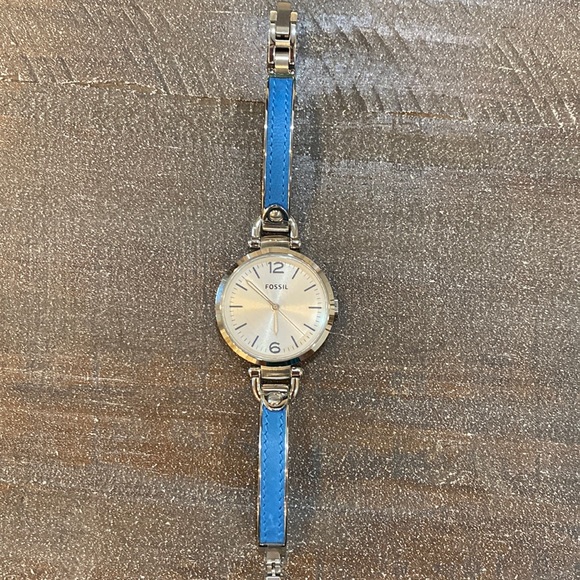 Blue and silver Fossil bracelet watch - Picture 1 of 3